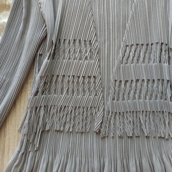 Hurry! Store Close Next Week!! T Pleats collection Dress Top - Picture 2 of 6